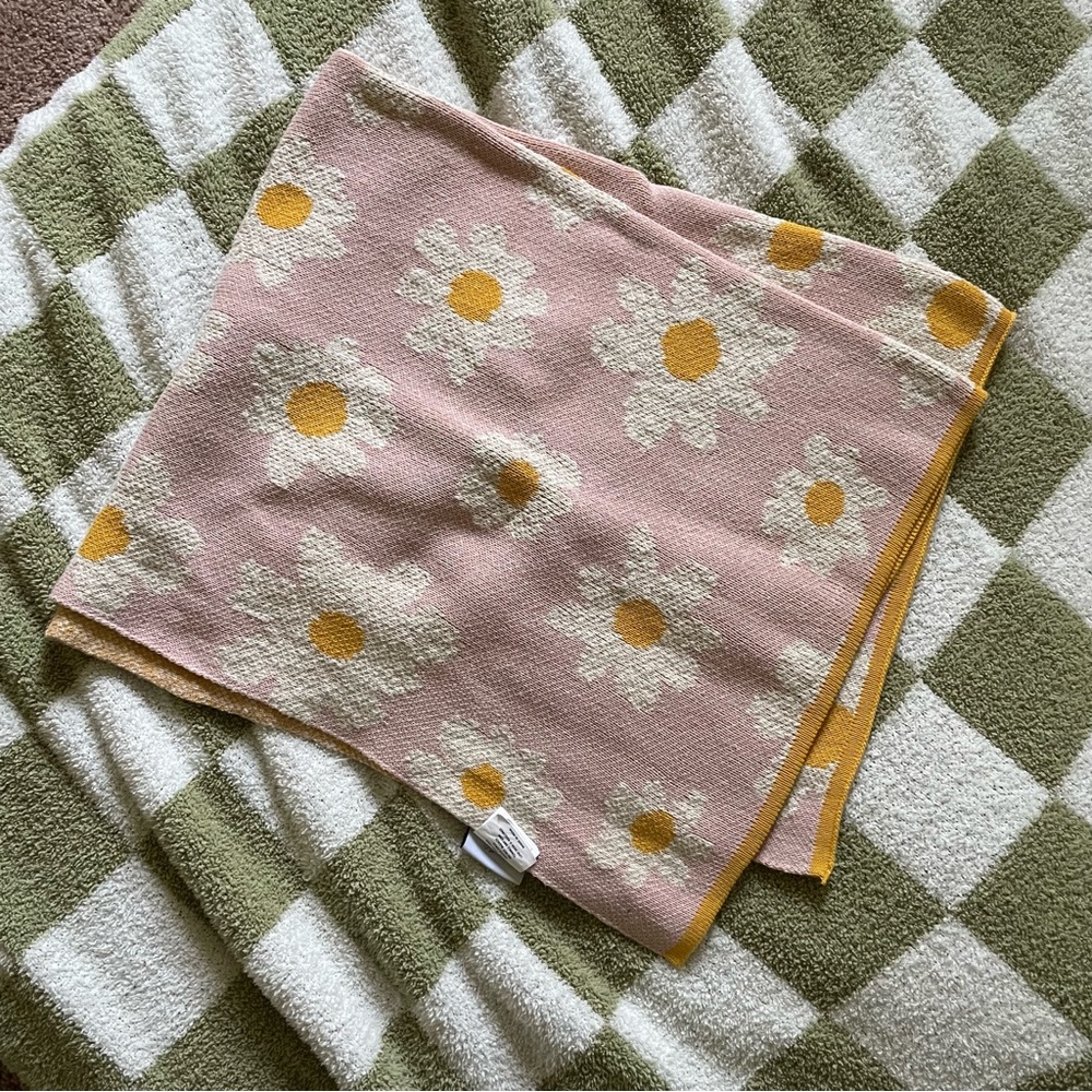 Made in India flower daisy baby blanket